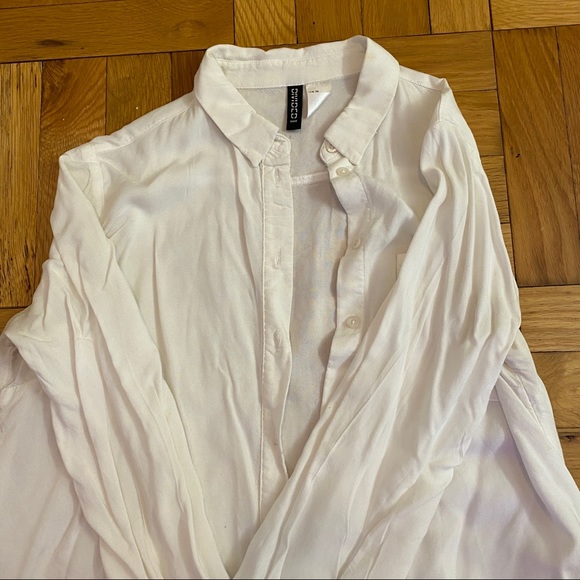 Button up - Picture 2 of 3